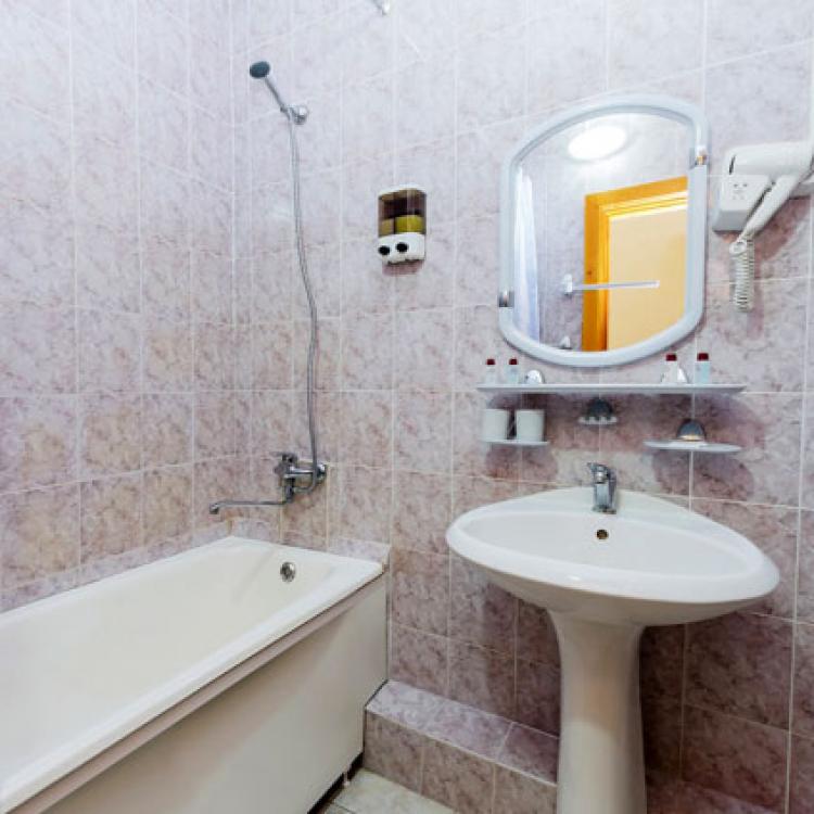 Ванная комната 2 местного 2 комнатного Люкса, Корпус 2 в санатории им. 30-летия Победы Железноводск